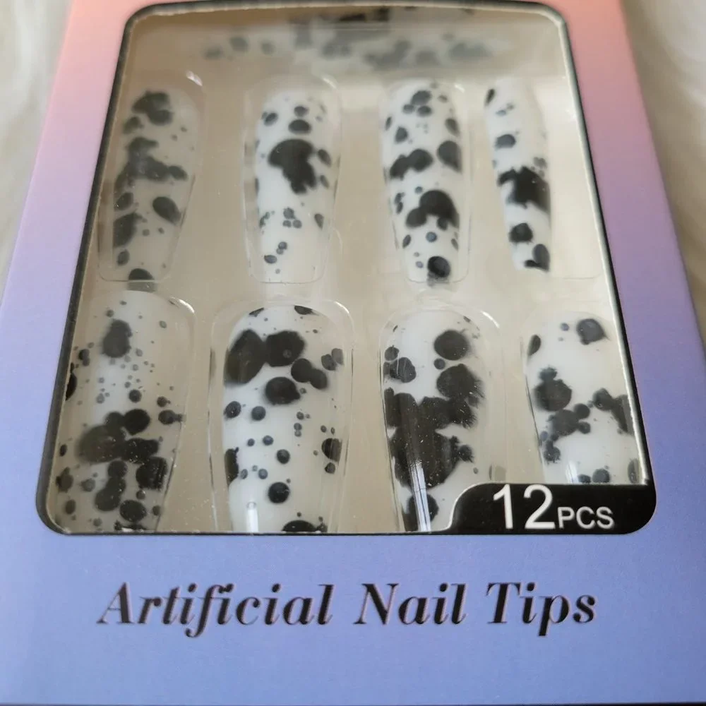 Black & White Accessories Set